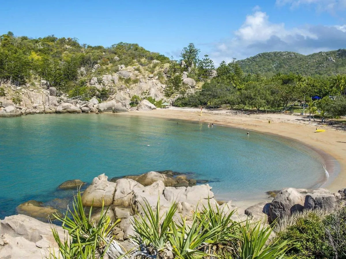 Alma Bay Holiday Unit 2 阿卡狄亚 公寓